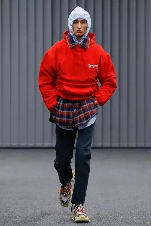 巴黎世家是什么工装,巴黎世家工作服卖多少钱