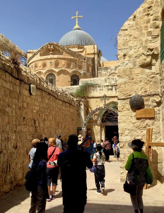 耶稣被钉死在十字架后来在哪里,耶稣被钉在十字架上之后的故事