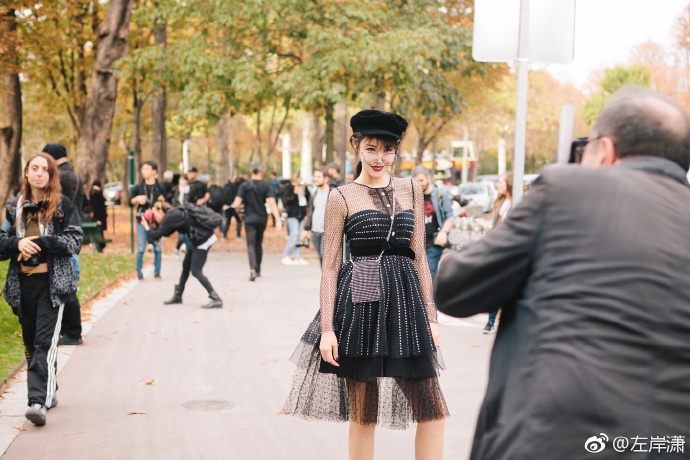到底有多少网红去了上海时装周,参加过巴黎时装周的网红