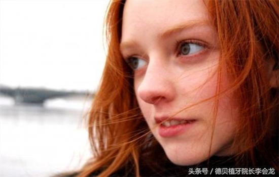 做了烤瓷牙还能换活动义齿吗,做了烤瓷牙还能戴矫正牙套吗