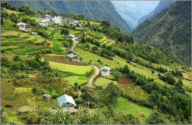 珠穆朗玛峰西坡大本营海拔多少,海拔最高的山峰是珠穆朗玛峰