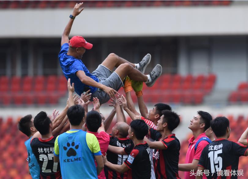 广东足坛传喜讯｜全国唯一用粤语布置战术的肇庆恒泰冲乙成功