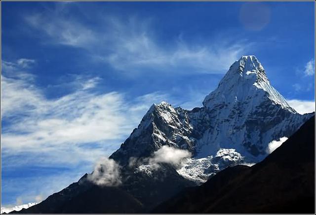 珠穆朗玛峰西坡大本营海拔多少,海拔最高的山峰是珠穆朗玛峰