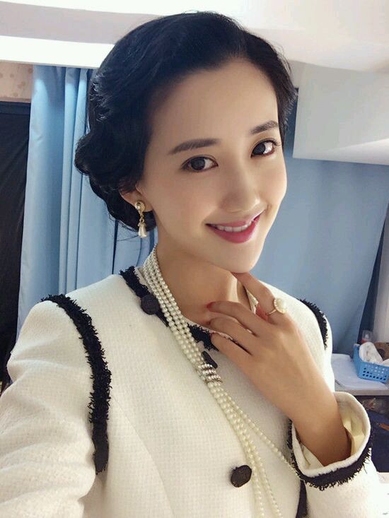 90后娱乐圈小花旦有哪些,娱乐圈90后小花的未来如何