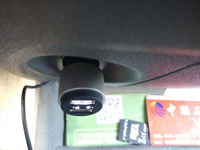 你驾驶,她帮你看风景