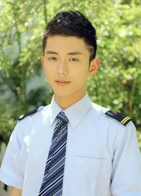 在这个看脸的社会民间男神们火了！