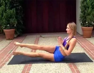 瑜伽大腿内侧训练方法,大腿内侧的肥胖纹瘦下去会消失吗