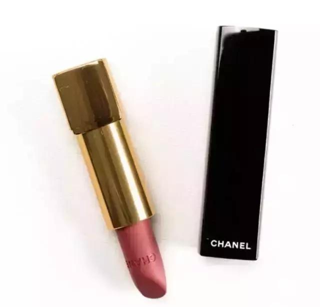 阿玛尼什么颜色口红最好用显白,李佳琦推荐适合秋冬的显白口红