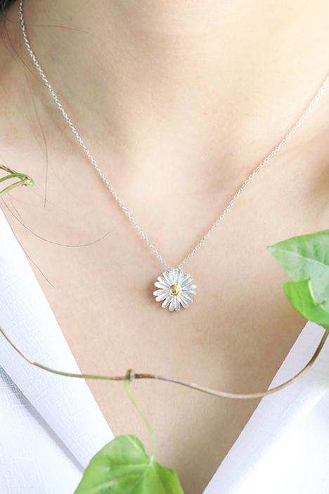 最适合春天的锁骨链 (锁骨链比较好看的)