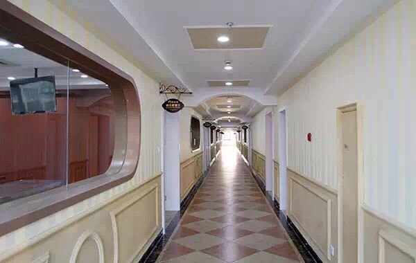 烘焙培训学校推荐欧米奇西点学校,学烘焙西点到哪个学校比较靠谱