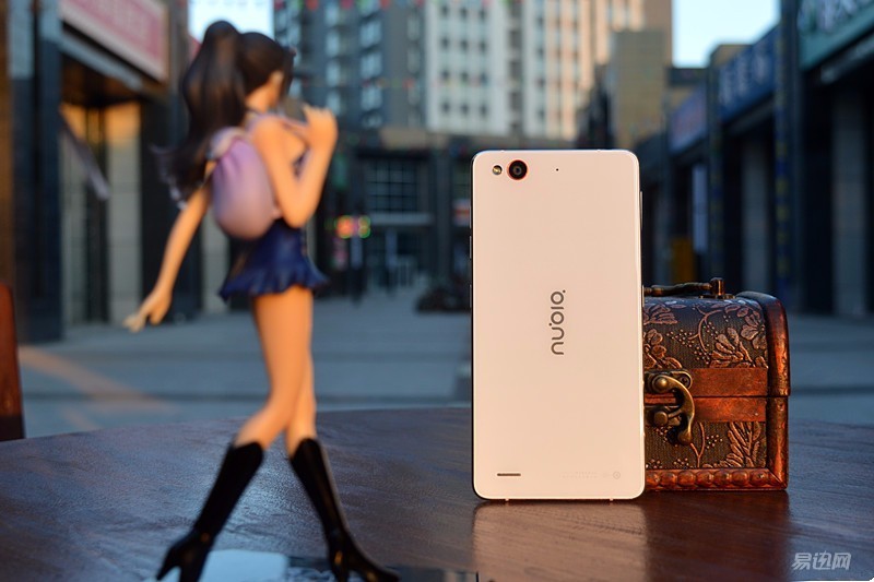 佳能尼康人像对比入门,尼康佳能入门长焦