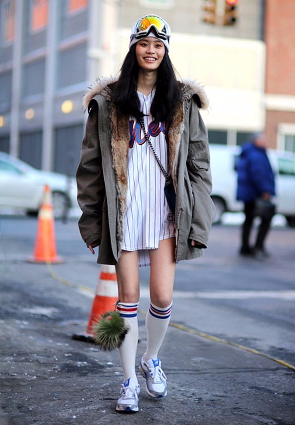 小学生怎么穿潮流时代的衣服 (小学生减龄时尚衣服)