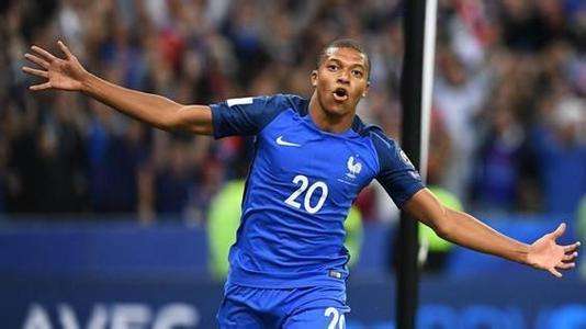 姆巴佩被疯狂犯规,姆巴佩被训练法甲金靴