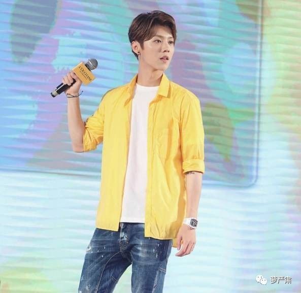 鹿晗和关晓彤官宣恋情了吗,现在鹿晗和关晓彤还是情侣关系吗