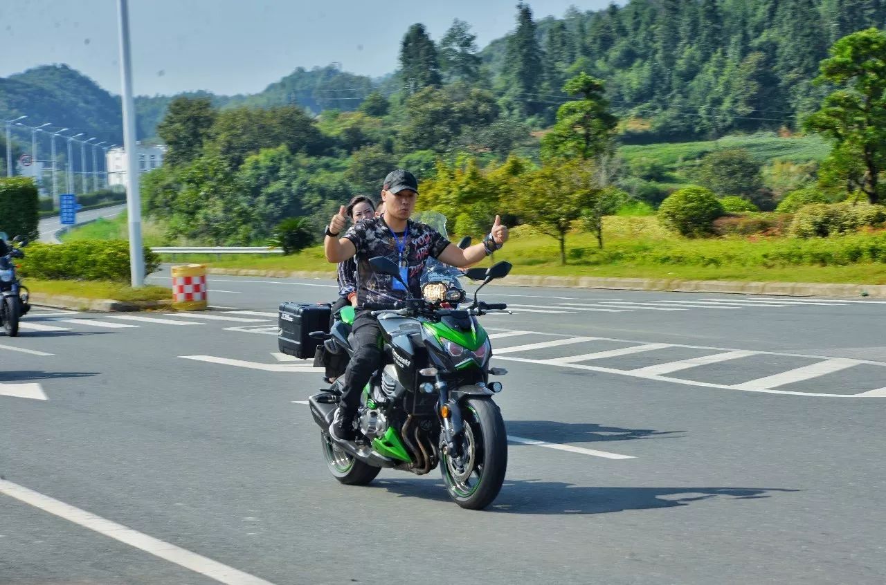 「国庆第7天」婺源又一大事发生，500铁骑进村赏秋