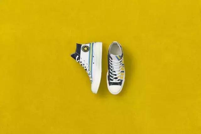 我的天,匡威居然把球衣裁开做了鞋面!