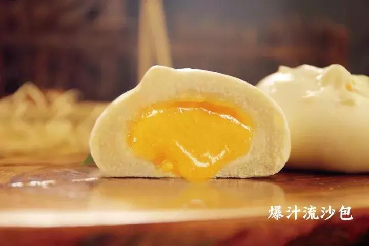 一只馒头成了网红1年开100家铺子，他带着馒头称霸中华美食界