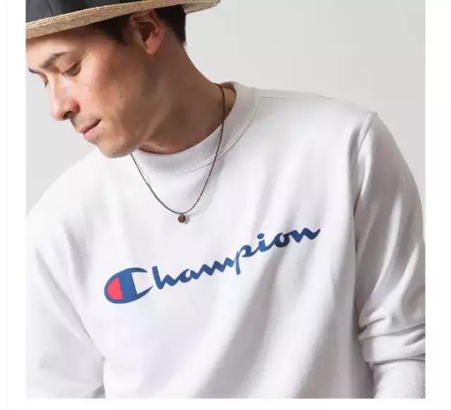 champion黑色和白色哪个好,champion复古低调