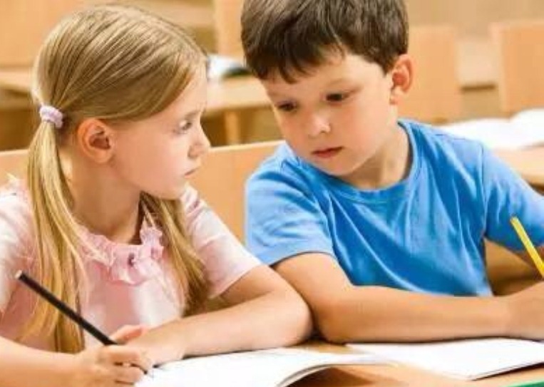 宝宝过生日没有蛋糕没有蜡烛,小孩过生日吹蜡烛没蛋糕