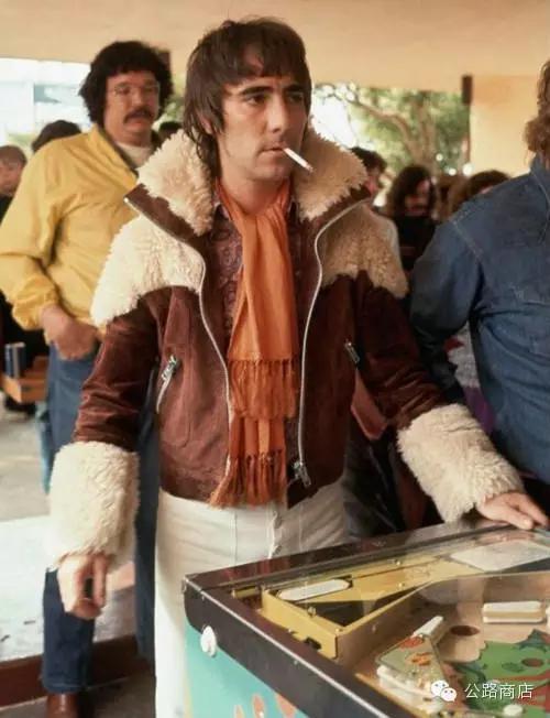 在街头弹珠台上完成人生的第一次*哈梭**，那10块钱我惦记了20年