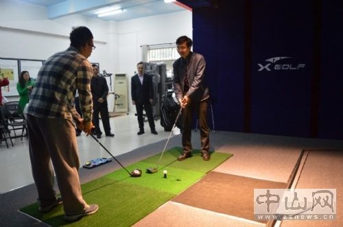 室内高尔夫球练习机,虚拟高尔夫球场