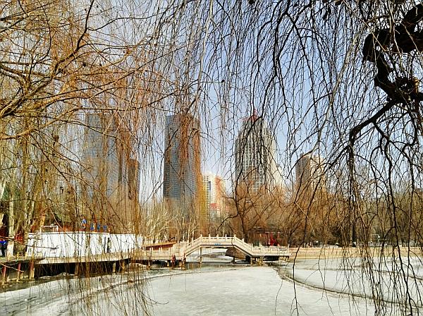 两位60岁老人去旅游,60后老俩口自驾穿越罗布泊无人区