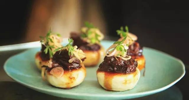 揭秘：真实的泰国人妖，昙花一现的美丽