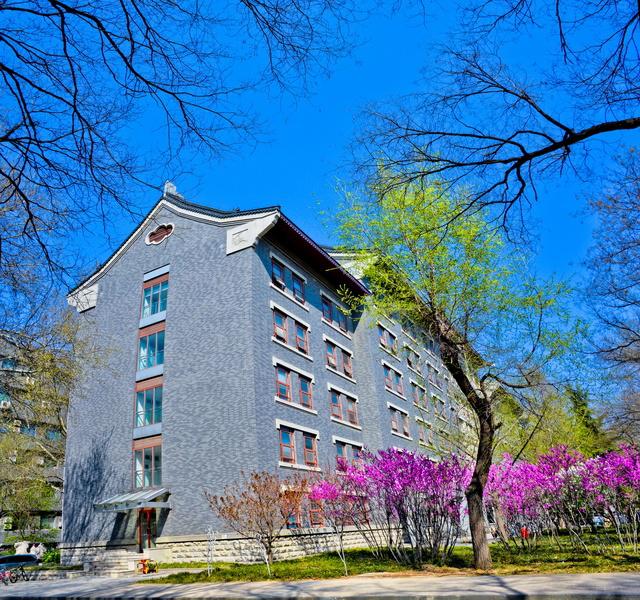 趣谈山大趵突泉校区，春风十里不如你