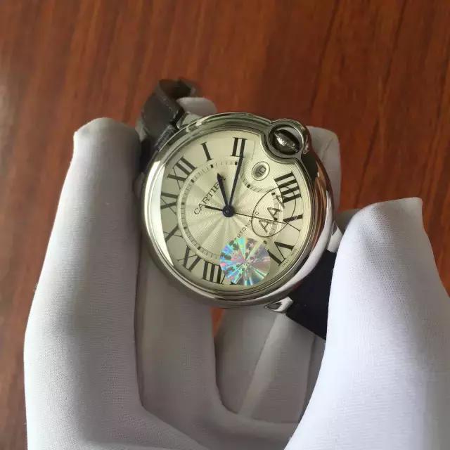 卡地亚蓝气球腕表官网价格,卡地亚大号蓝气球腕表正品对比