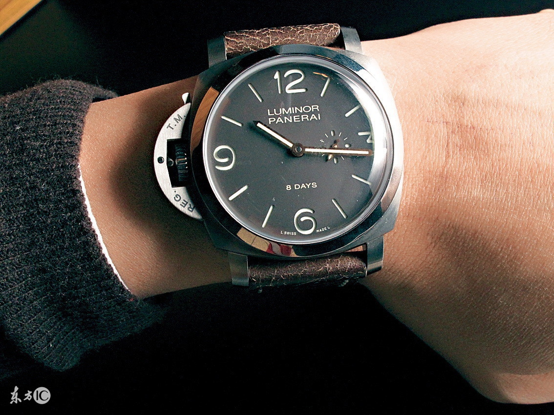 刚入职男士戴手表一般工资多少,刚入职买什么手表男