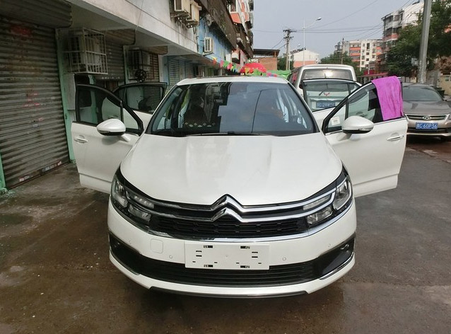 雪铁龙c4l空间表现,2014款雪铁龙c4l1.8l手动挡劲智型