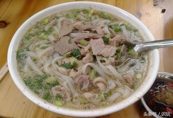 嗦粉广西螺蛳粉,广西当地人喜欢的螺蛳粉