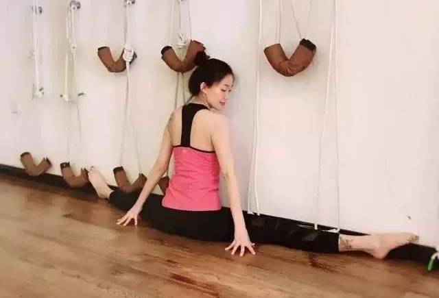 胯宽打不开如何解锁一字马,胯很软但是打不开一字马怎么办