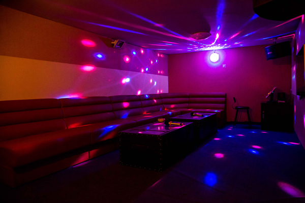 好玩的别墅轰趴,蓝色城堡轰趴别墅