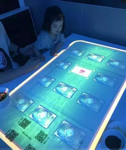 智能餐桌智慧餐桌,智能餐桌餐厅