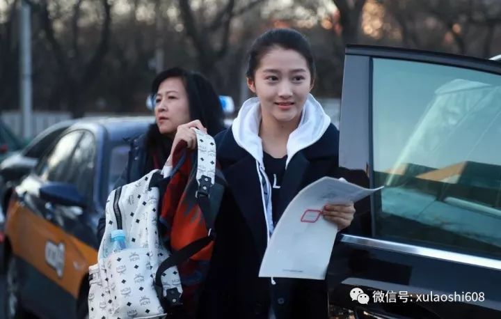 鹿晗的女朋友是关晓彤吗,鹿晗女友关晓彤照片