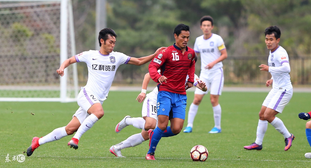 业余八人制足球怎么踢,业余足球九人制技战术