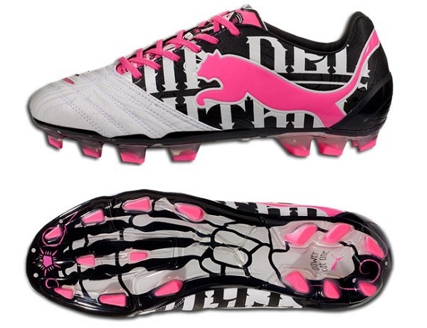 粉色足球鞋高帮全部都是粉红的,好看且实战好的足球鞋
