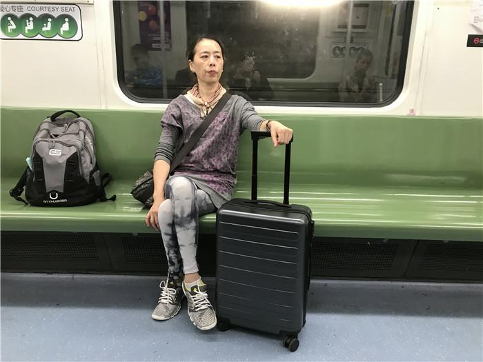 小米90分轻商务登机箱第二代上手,小米商旅背包199和149