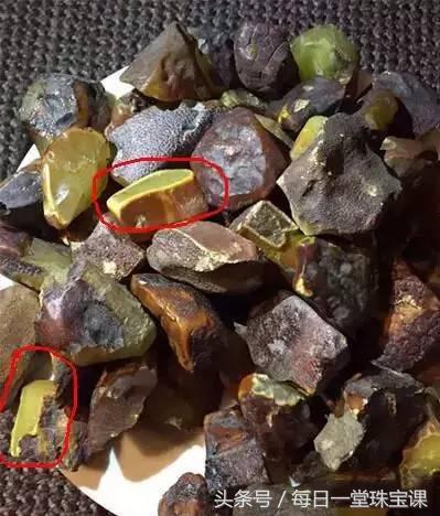 怎么区别天然蜜蜡和水煮蜜蜡,天然蜜蜡和水煮蜜蜡