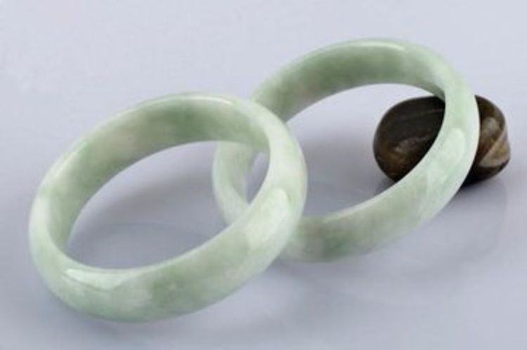 娘家嫂子生孩子婆婆要不要去,嫂子生孩子我们随礼吗