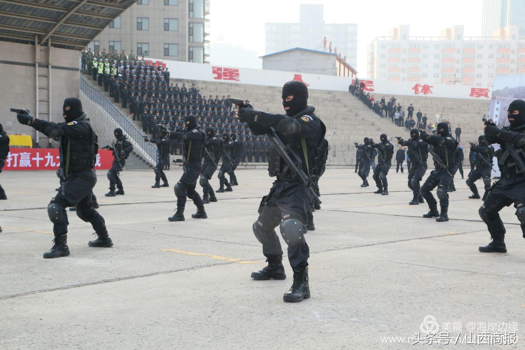 县公安局扎实开展警务实战大练兵,公安十九大忠诚保平安实战演练