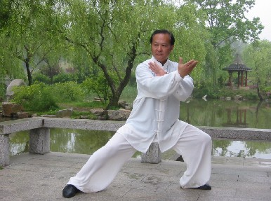 站桩时轻微抖动,站桩抖好还是不抖好