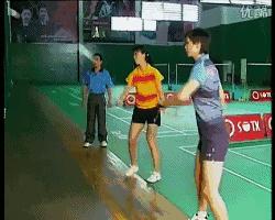 如何掌握打羽毛球的技巧,打羽毛球好胜心强