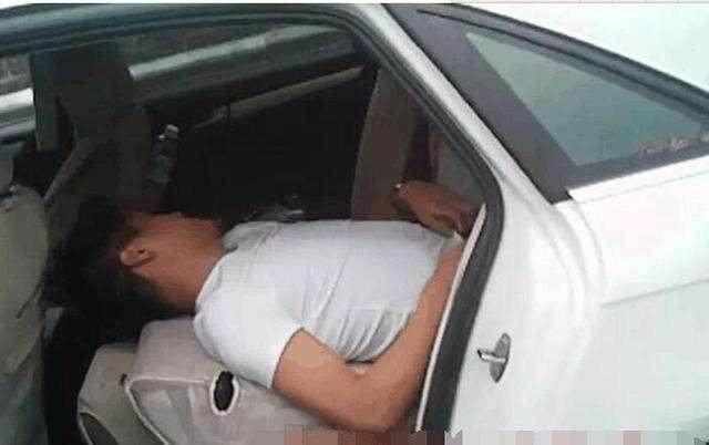 女司机开奥迪1小时就跑30多公里,女司机高速上开奥迪