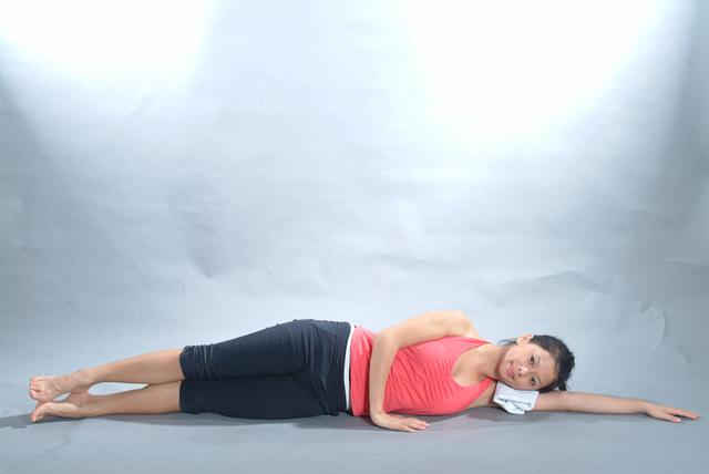 普拉提侧卧侧抬腿式讲解,普拉提侧卧单抬腿画圈口令