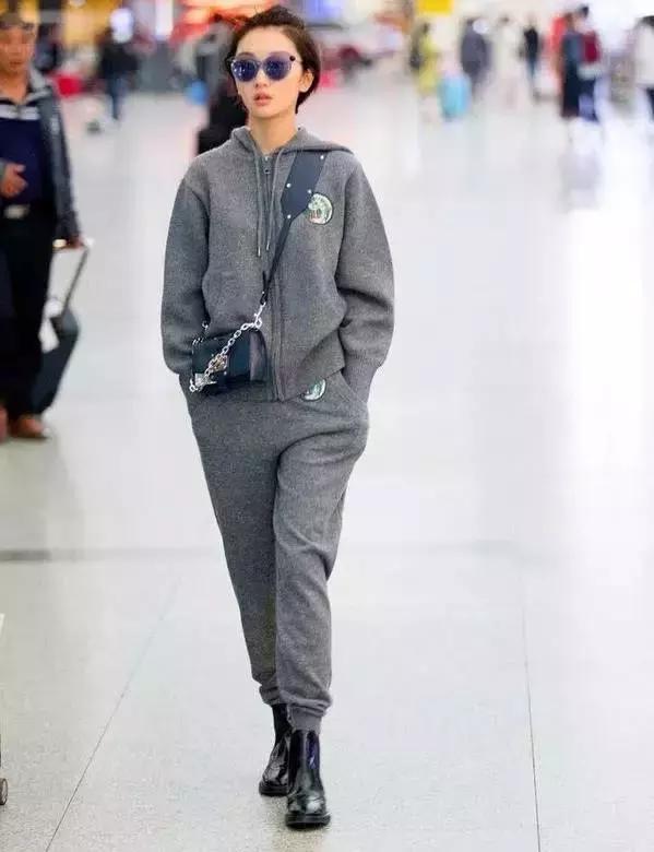 周冬雨burberry最新照片,burberry全球形象大使