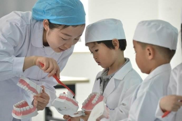 宝宝牙齿长歪了怎么办动画,宝妈矫正牙齿视频教程