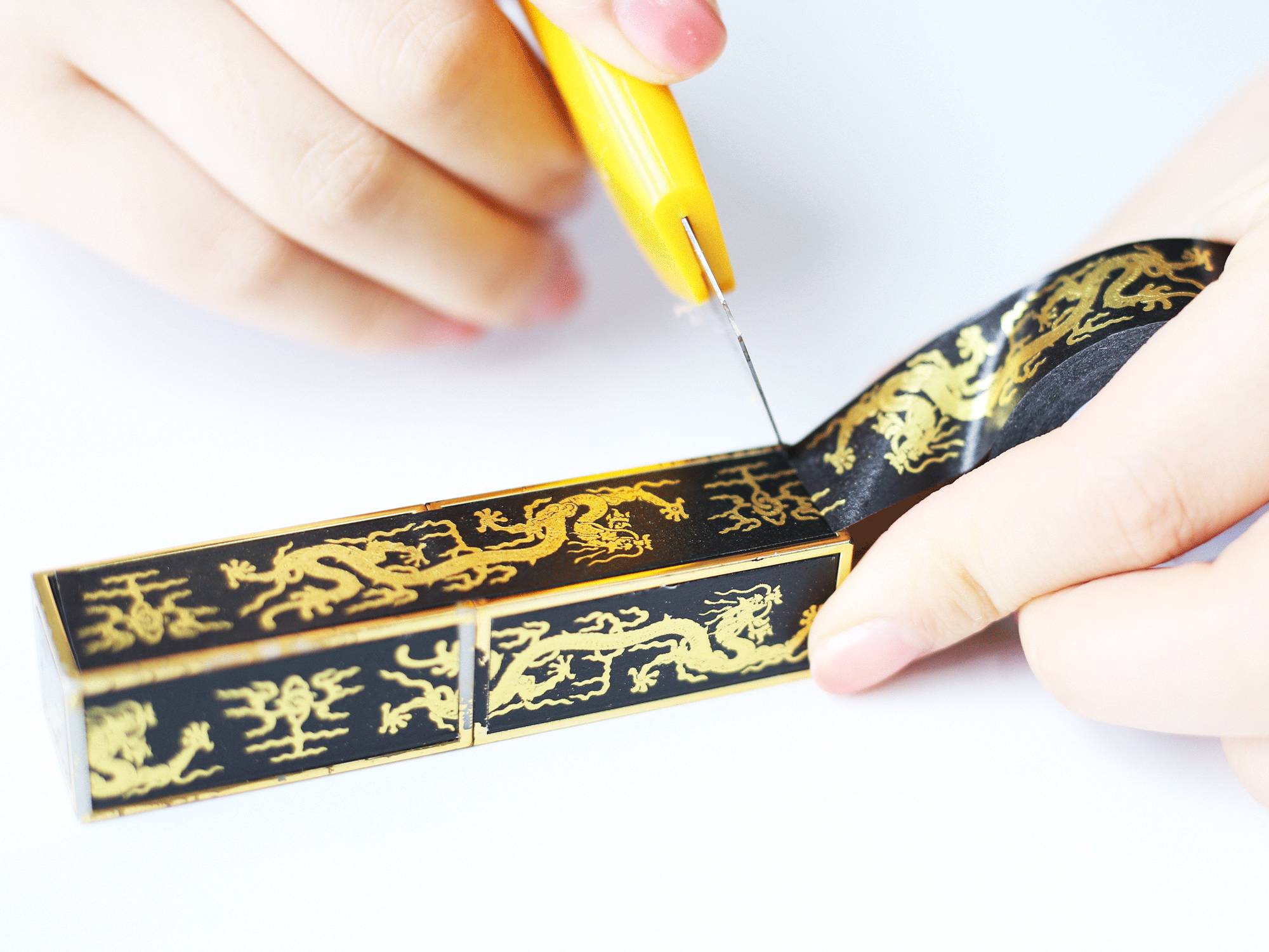 我在故宫修文物的主题海报的寓意,我在故宫修文物海报用的什么字体