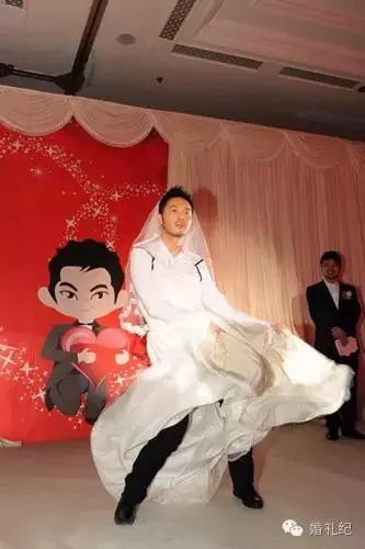 新郎变身奥特曼,婚礼上新郎扮奥特曼